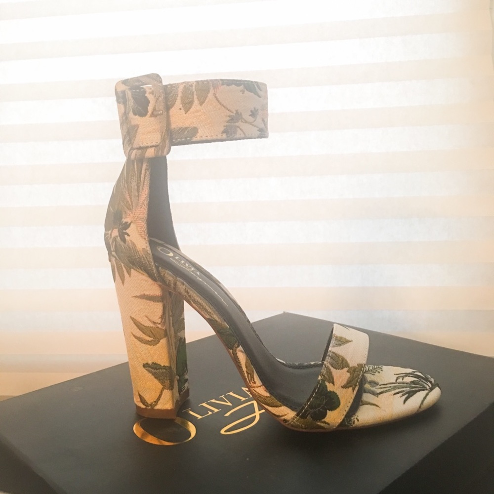 Olivia Ferguson Multi Flora Fabric Heels 7.5